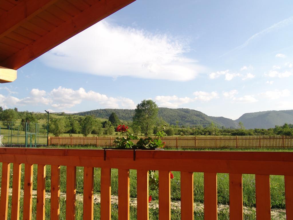 Villa Complex Agroturistic Livada De Nuci Baia de Fier Esterno foto