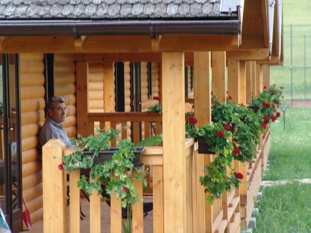 Villa Complex Agroturistic Livada De Nuci Baia de Fier Esterno foto