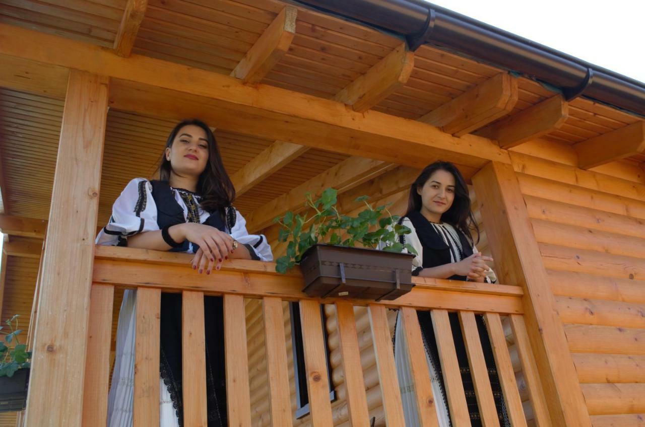 Villa Complex Agroturistic Livada De Nuci Baia de Fier Esterno foto